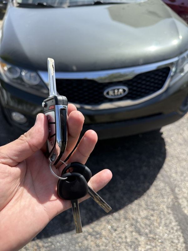 Kia keys and transponder key originated on site after all keys were lost